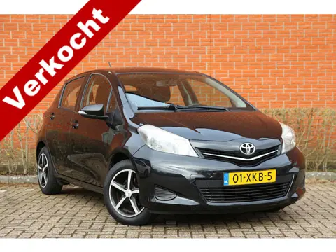 Toyota Yaris 1.0 VVT-i 69pk Aspiration | NL-auto | 1e eigenaar | 5 deuren | Climate control | Achter