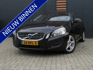 Volvo V60 2.0 T5 Automaat Momentum Airco Cr-Control 240PK