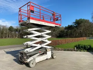 Genie 12 meter schaarhoogwerker accus 2020