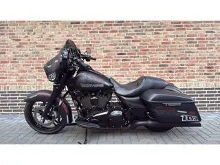 Harley Davidson 103 FLHXS Street Glide Special streetglide