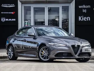Alfa Romeo Giulia 2.0T Super  | Xenon | Navi | Clima | BTW |