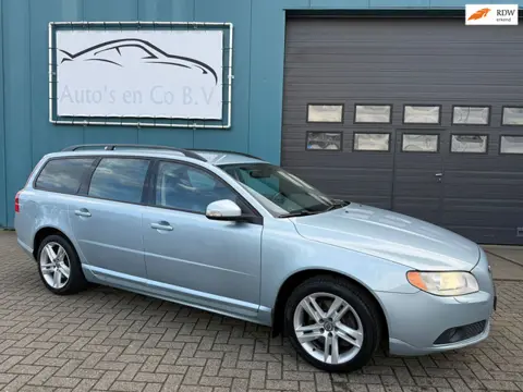 Volvo V70 2.5T Momentum Clima Cruise Leder 17" Elec achterklep Stoelverw voor+achter Xenon Nap Incl 