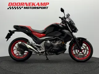 Honda NC 750 S DCT (bj 2016, automaat)
