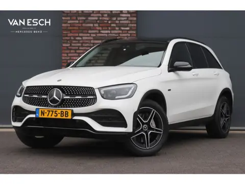 Mercedes-Benz GLC 300e 4MATIC AMG Line | Panoramadak | Trekhaak | Multibeam LED | Stoelverwarming | 