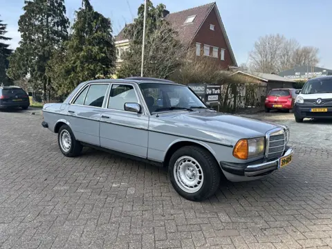 Mercedes-Benz 200-280 (W123) 240 D (bj 1985)