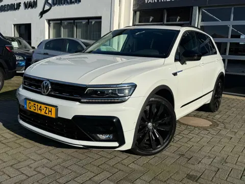 Volkswagen Tiguan 1.5 TSI ACT Highline R-Line, Panoramadak,Stoelverwarming,Apple Carplay/Android