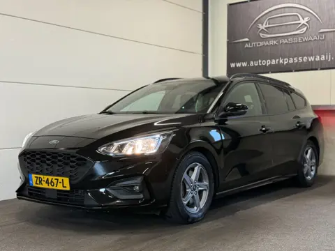 Ford Focus Wagon ST-Line 1.0 EcoBoost Cruise Control, Achteruitrijcamera, Stoelevrwarming, LED, Keyl
