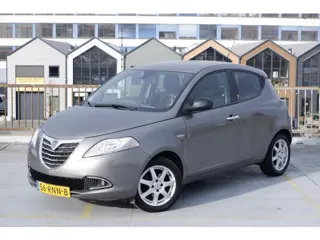 Lancia Ypsilon 0.9 Twin Air Silver * APK 02-2027 *