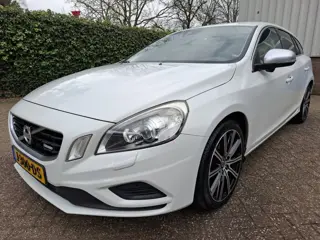 Volvo V60 2.0 T5 Summum CLIMAT/CRUISE/PDC/XENON/TREKHAAK 239PK