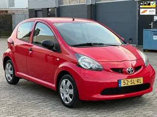 Toyota Aygo 1.0-12V 5DEURS JAAR APK-BOEKJES-NAP