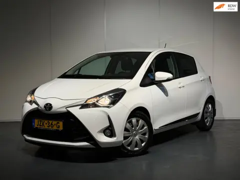 Toyota Yaris 1.5 VVT-i Aspiration /Clima/Cruise/Camera/Lane/Bots