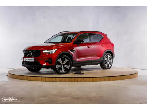 Volvo XC40 1.5 T4 Plug-in hybrid Plus Dark | Harman Kardon | Adaptieve cruise | Zwenkbare trekhaak |