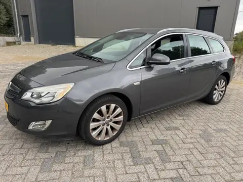 Opel Astra Sports Tourer 1.4 Cosmo Navi cruiseC Clima