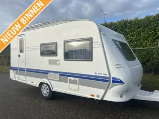 Hobby De luxe Easy 440 SF VOORTENT, VAST BED