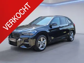 BMW X1 xDrive25e M Sport /Apple Carplay/Sportstoelen/Parkeersens. V+A+Cam/Stoelverw./Elektr. Klep/DA