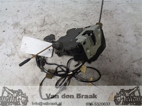 Mercedes Benz CLK Coupe 2002-2009 Deurslot linksvoor