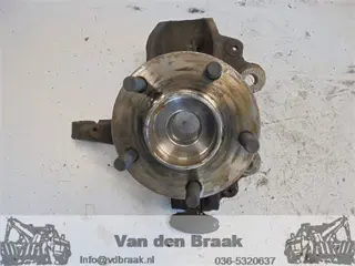 Ford Focus C-Max 2.0 16V 2003-2007 Fusee rechts voor