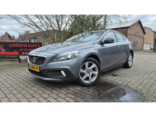 Volvo V40 Cross Country 1.6 D2 Ocean Race LEDER-NAVI-BJ 2015