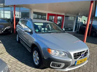 VOLVO XC70 2.4 176PK Momentum Trekhaak/Bluethooth/Navigatie