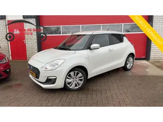 Suzuki Swift 1.2 Select TREKHAAK / AIRCO / CAMERA / CARPLAY / STOELVERW / NAVI / BLUETOOTH / NL-AUTO