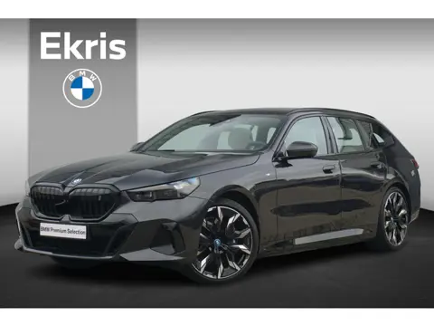 BMW i5 Touring eDrive40 M Sportpakket Pro 21'' / Active Steering / Panoramadak / Bowers & Wilkins / 