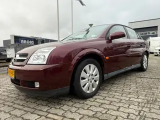 Opel Vectra 2.2-16V Elegance