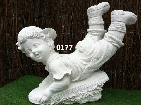 Kind op slee. nr 0177