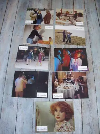 LA DENTELLIERE lobbycard set.