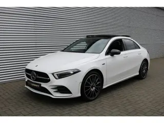 Mercedes-Benz A-Klasse 250 e AMG Pakket AMG NightPakket (50.526Km! Pano Sportleder/Memory Widescreen