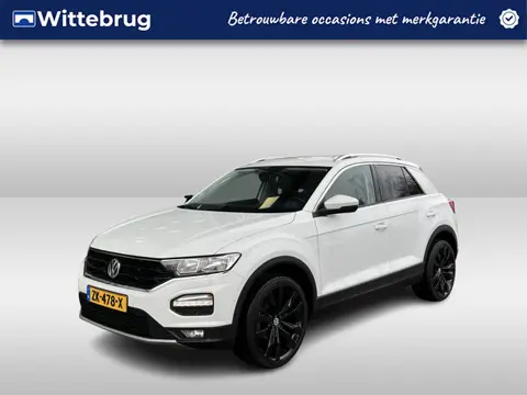 Volkswagen T-Roc 1.5 TSI Style Business / 150PK / Elect. Achterklep / 18 Inch / Trekhaak / Navigatie