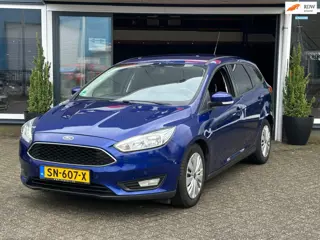 Ford Focus Wagon 1.0 Titanium Stoelverwarming / parkeersensoren rondom