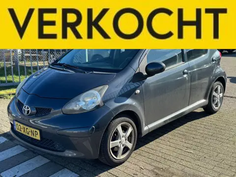 Toyota Aygo 1.0-12V + 5-deurs/LM Velgen/NAP