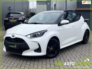 Toyota Yaris 1.5 Hybrid Dynamic Bi Tone | Cruise | Climate | Apple Car Play