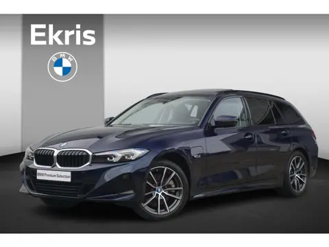 BMW 3 Serie Touring 330e M Sportpakket 18'' / Panoramadak / Trekhaak / Achteruitrijcamera / Elektris