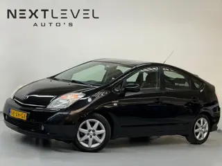 Toyota Prius 1.5 VVT-i Business Edition Navi JBL Keyless