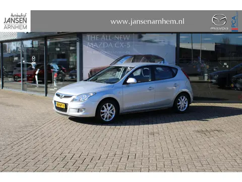 Hyundai i30 1.6i Style , Automaat, 16 inch LM velgen, Airco, PDC, Deels leer, Elektrische ramen en s