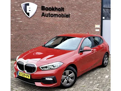 BMW 1-serie 118i High Exe, Mokka leer, Trekhaak (1e eig. BTW NAP)