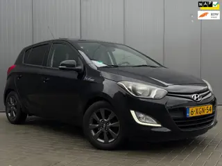 Hyundai I20 1.2i Go! Plus | Open dak | Navigatie | Cruise | Volledig onderhouden | Nette Wagen