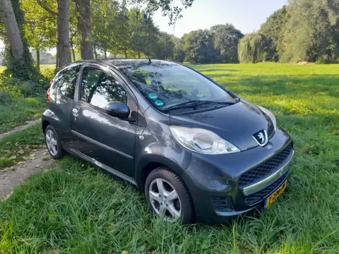 Peugeot 107 1.0-12V XR