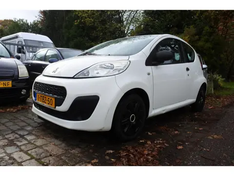 Peugeot 107 1.0 Access 191 dkm apk 24-3-2027