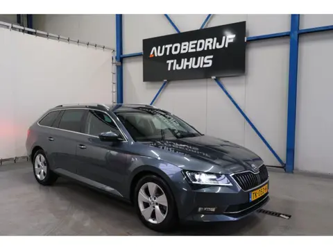 Skoda Superb Combi 1.4 TSI ACT Ambition Business Automaat - N.A.P. Airco, Cruise, Navi, PDC.