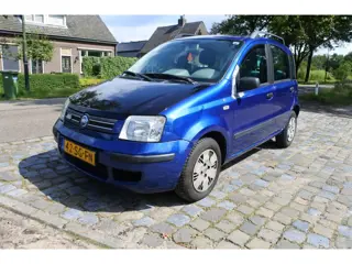 Fiat Panda 1.2 Navigator automaat apk 17-11-2026 lees tekst