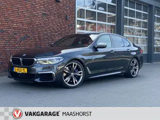 BMW 5-serie M550i xDrive High Executive/rondomzichtcamera/DAB/Luxe lederen bekleding