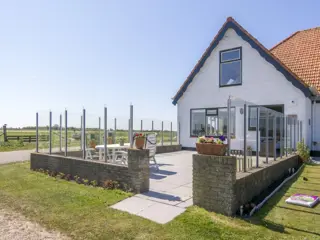 Landelijk gelegen vakantiehuis met mooi weids uitzicht bij Den Burg