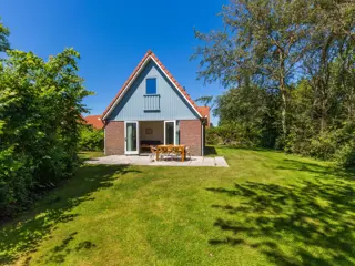 Vrijstaand vakantiehuis aan de Waddenzee en natuurgebied Utopia