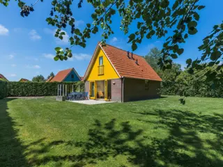 Vrijstaand vakantiehuis aan de Waddenzee en natuurgebied Utopia