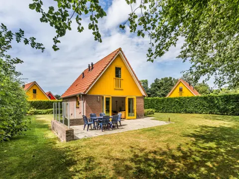 Vrijstaand vakantiehuis aan de Waddenzee en natuurgebied Utopia