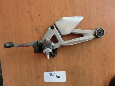 LINKER SCHETSPLAAT Yamaha XJ 600 Diversion 1997 - 2001