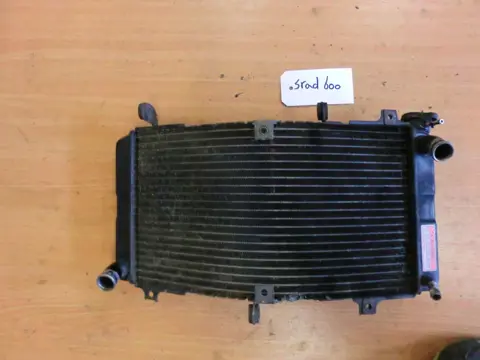 RADIATEUR Suzuki GSX R 600 1995 - 2000