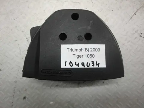 MOTORBLOKDEKSEL VOORTANDWIEL Triumph Tiger 1050 2007 - 2010